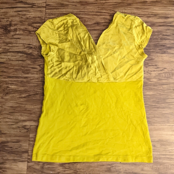 Nine West Yellow Green Silk V Neck Top Size Small - Picture 3 of 9